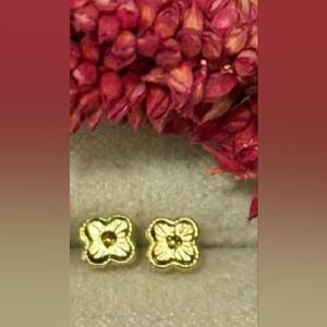 18k SD Gold Floral Stud Earrings 💯 Real Gold Pawnable Code 750